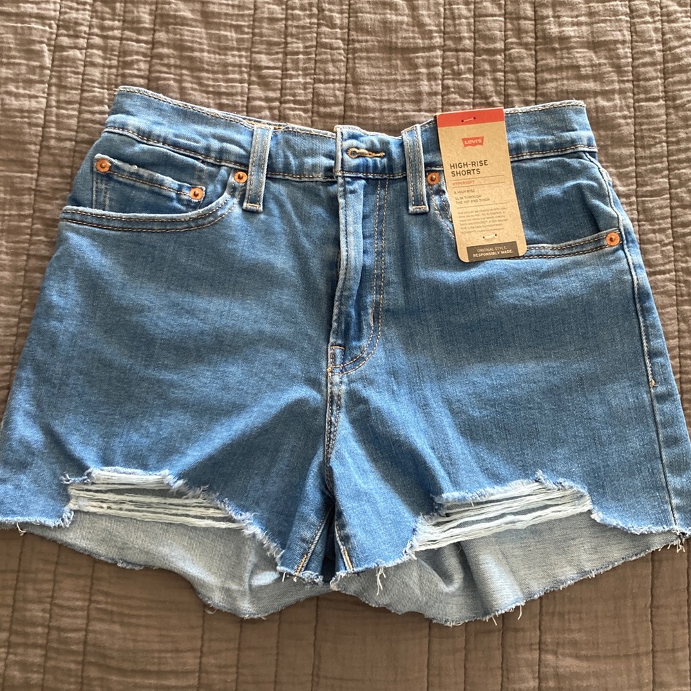 NWT Levis high rise shorts. Size 6/W 28.